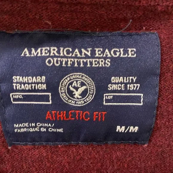 (Sold) American eagle Mens V-Neck sweater, Burgundy, Size Medium - Picture 5 of 6